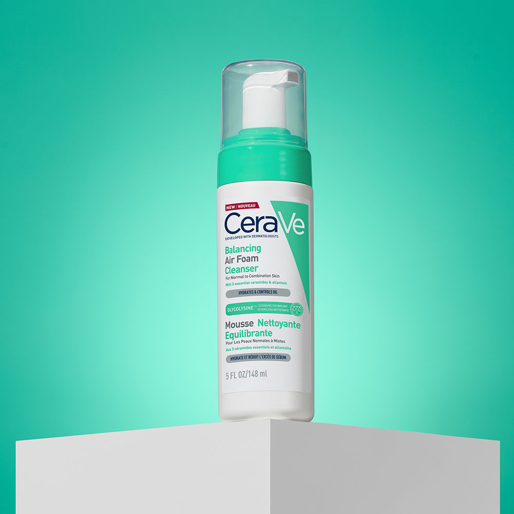 CERAVE Kiegyensúlyozó könnyű habtisztító (148ml)
