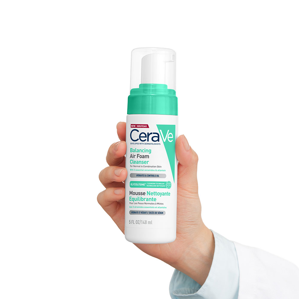 CERAVE Kiegyensúlyozó könnyű habtisztító (148ml)